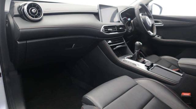 2023 MG MG HS 1.5 T-GDI SE 5dr