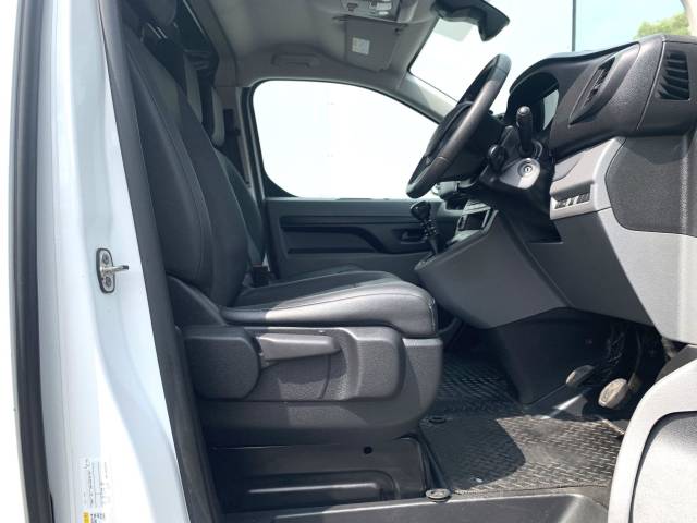 2022 Peugeot Expert 2.0 BlueHDi 1400 Professional Premium Standard Panel Van MWB Euro 6 (s/s) 6dr