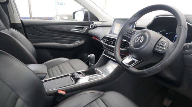 2024 MG MG HS 1.5 T-GDI Trophy 5dr