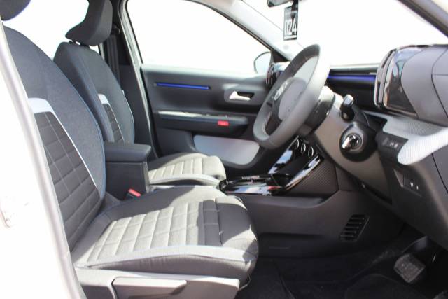 2025 Citroen e-C3 44kWh PLUS Auto 5dr (7.4kW Charger)