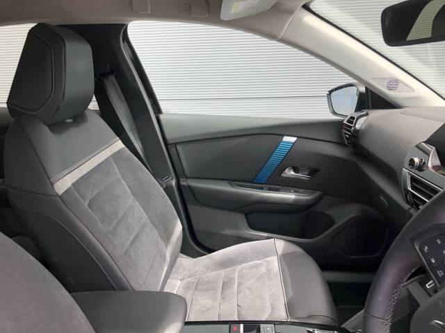 2023 Citroen e-C4 50kWh Shine Plus Auto 5dr (7.4kW Charger)