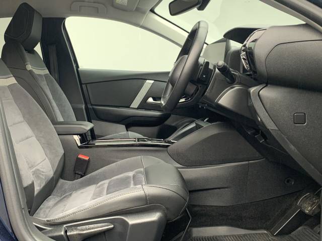 2024 Citroen C4 X 1.2 PureTech MAX Fastback EAT8 Euro 6 (s/s) 4dr
