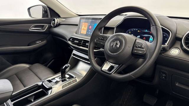 2024 MG MG HS 1.5 T-GDI PHEV SE 5dr Auto