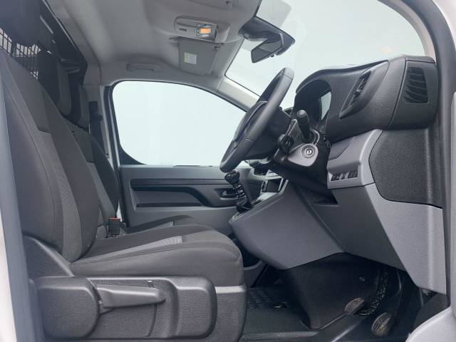 2022 Peugeot Expert 1.5 BlueHDi 1000 Professional Premium Standard Panel Van MWB Euro 6 (s/s) 6dr