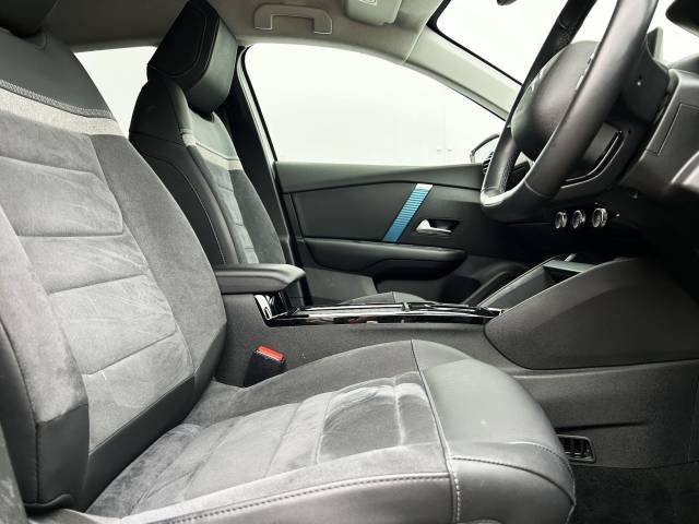 2023 Citroen e-C4 X 0.0 100kW Shine Plus 50kWh 4dr Auto