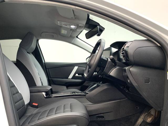 2025 Citroen e-C4 Extended Range 54kWh MAX Auto 5dr (7.4kW Charger)