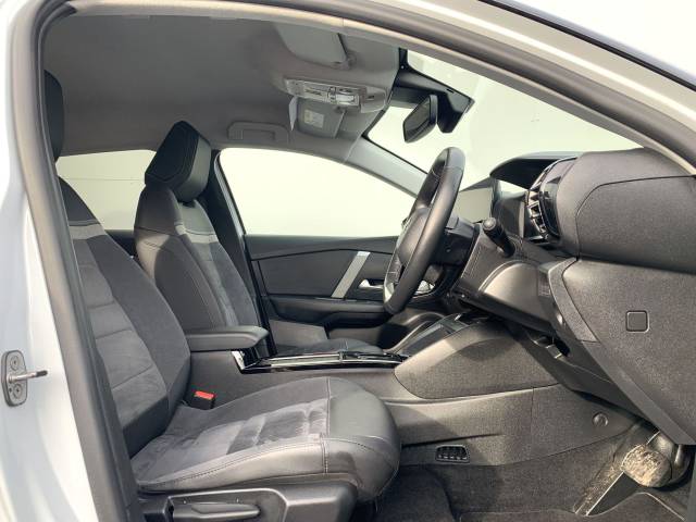 2024 Citroen e-C4 50kWh e-series Hatchback 5dr Electric Auto (11kW Charger) (136 ps)