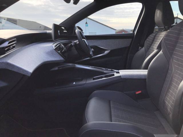 2025 Peugeot E-3008 73kWh GT Auto 5dr