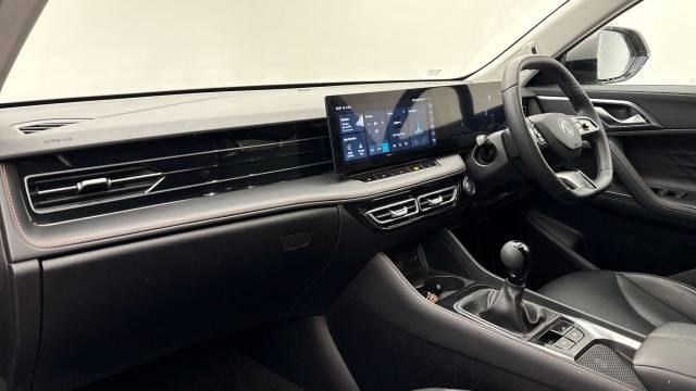 2024 MG MG HS 1.5 T-GDI Trophy 5dr