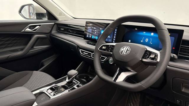 2026 MG MG HS 1.5 T-GDI Hybrid+ SE 5dr Auto