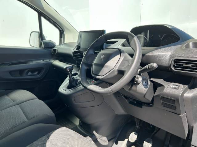 2023 Peugeot Partner 1000 1.5 BlueHDi 100 Professional Premium + Van