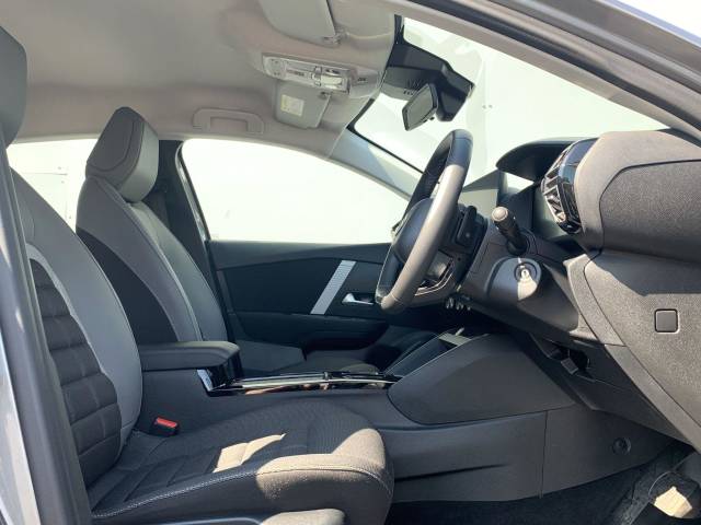 2025 Citroen C4 1.2 PureTech PLUS Hatchback 5dr Petrol EAT8 Euro 6 (s/s) (130 ps)