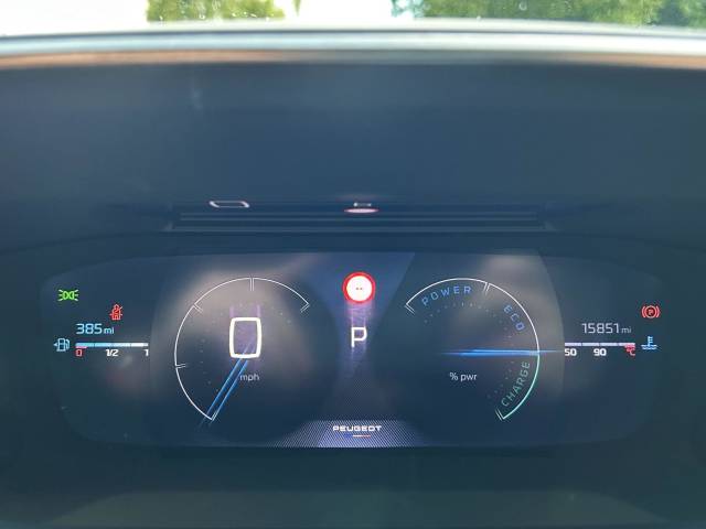 2025 Peugeot 2008 1.2 Hybrid 136 GT 5dr e-DSC6