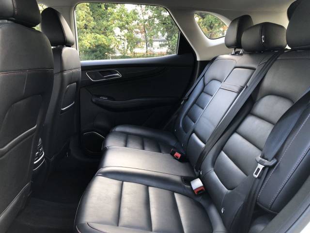 2024 MG MG HS 1.5 T-GDI SE 5dr