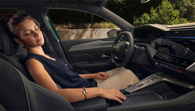 New Peugeot E-308 - Interior