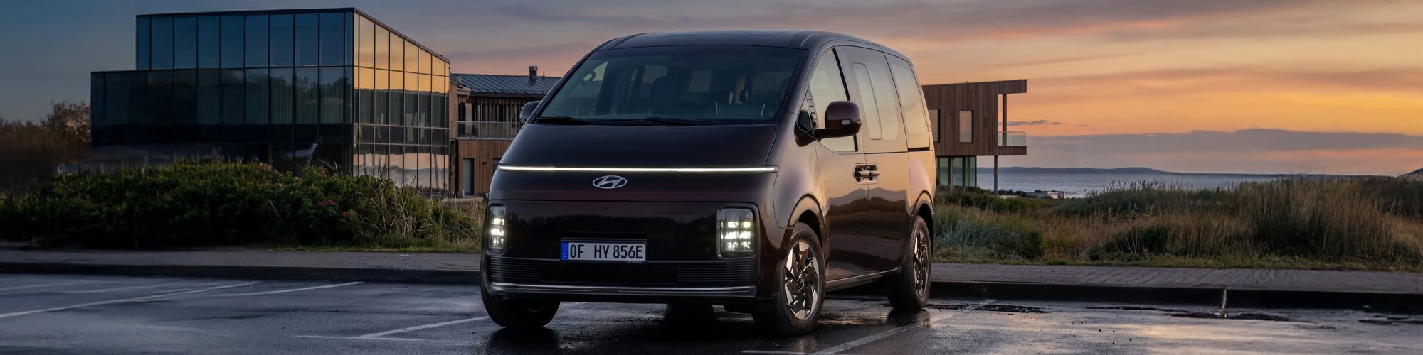 hyundai staria Banner